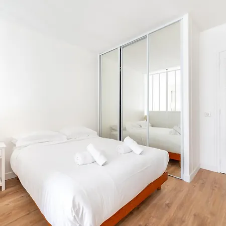 Apartman Stylish 1bd Flat With Patio Rue Des Petites Ecuries