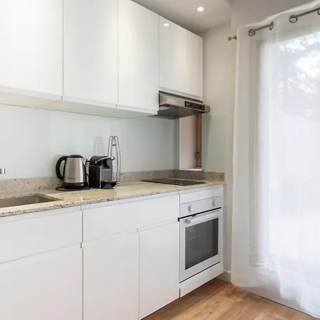 Apartman Stylish 1bd Flat With Patio Rue Des Petites Ecuries *