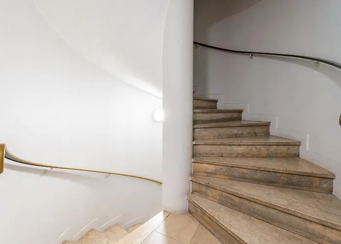 Stylish 1bd Flat With Patio Rue Des Petites Ecuries * 파리