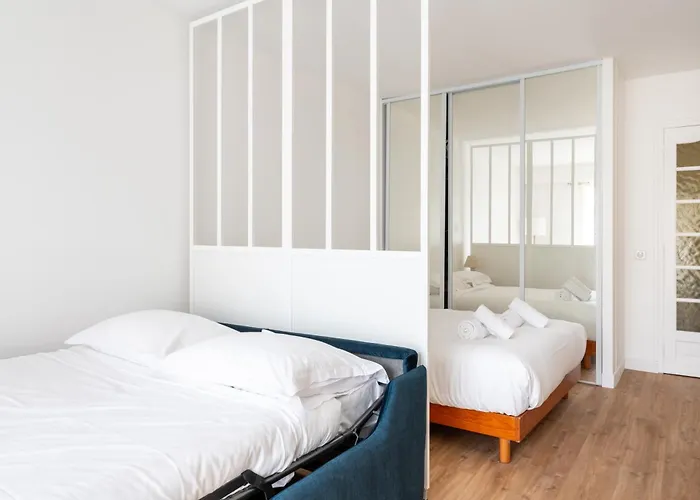 Stylish 1bd Flat With Patio Rue Des Petites Ecuries * 파리